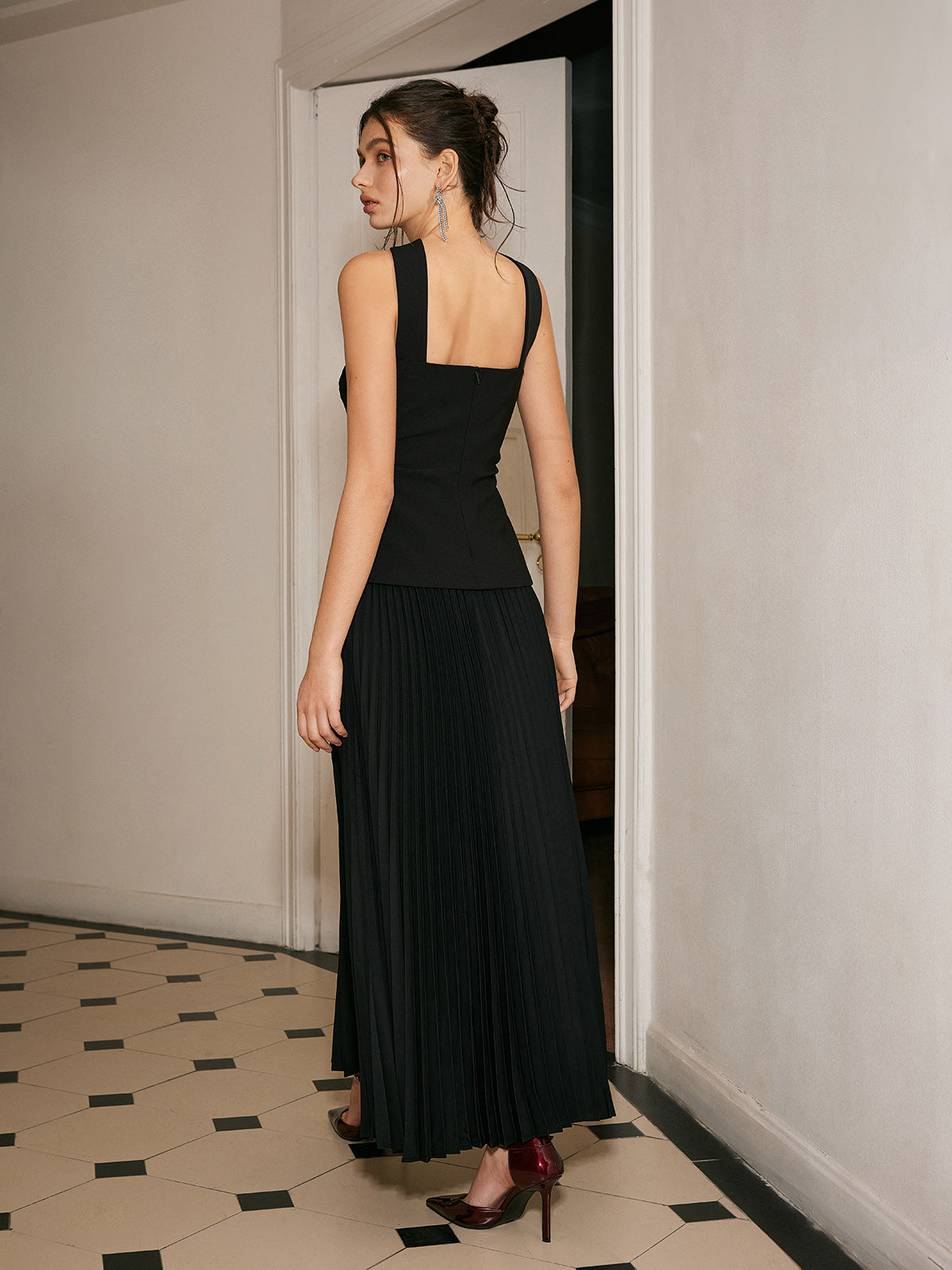 Crown Elara™ | Choker Design Pleated Panel Dress